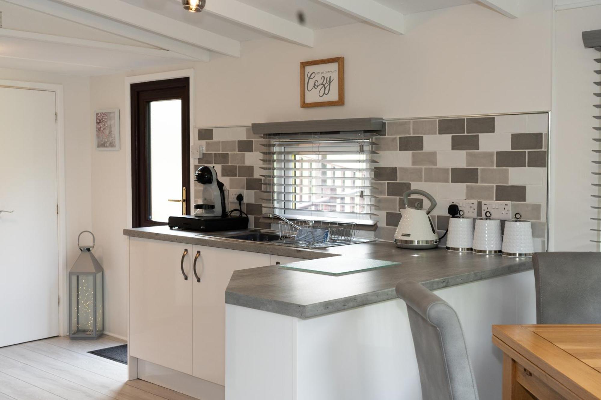 Lakeview Lodge, Builth Wells No Tradesmen Allowed Ngoại thất bức ảnh